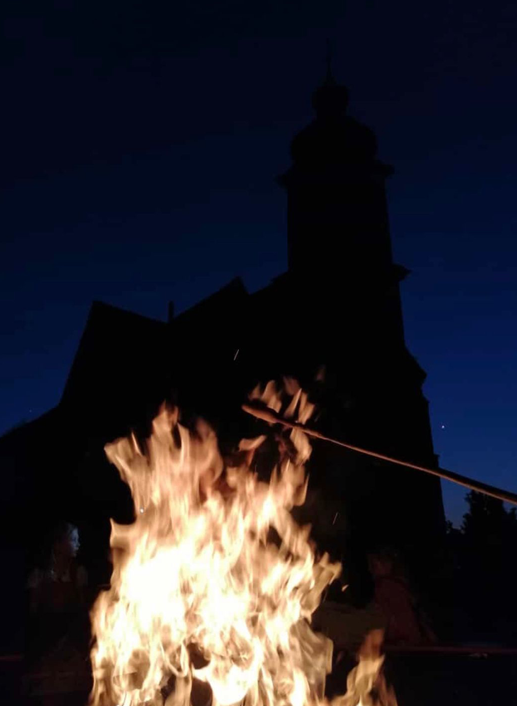 Johannifeuer – Basteln, Stockbrot, Zuckerwatte